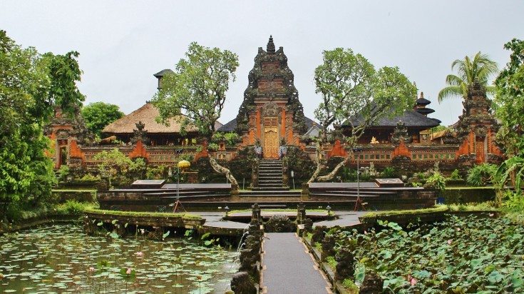 The amazing temples in Ubud will surely leave you speechless.