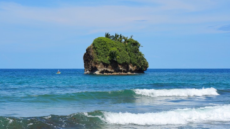 A small rocky island in the Carribbean Coast.