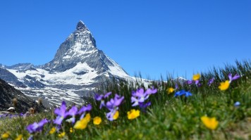 Best outdoor destinations in Switzerland include visitng the Swiss Alps.