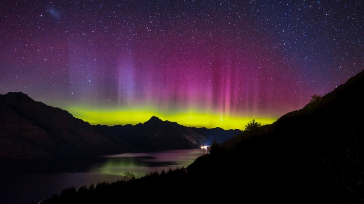 Aurora australis southern lights new zealand