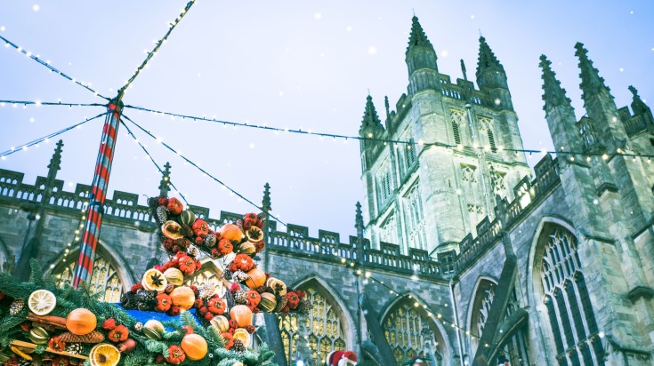 Bath Abbey with Christmas decorations on a delightful winter in England.