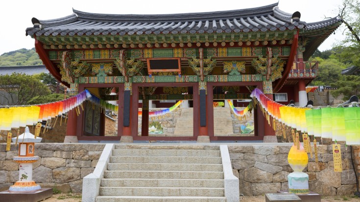 Beomeosa Temple in Busan during a fine afternoon.