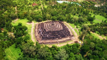 Yogyakarta is home to Yogyakarta, world's largest Buddhist temple. Yogyakarta is one of the best places to visit in Indonesia