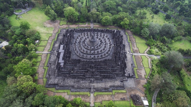 Borobudur is a pyramid shaped Indonesian temple.