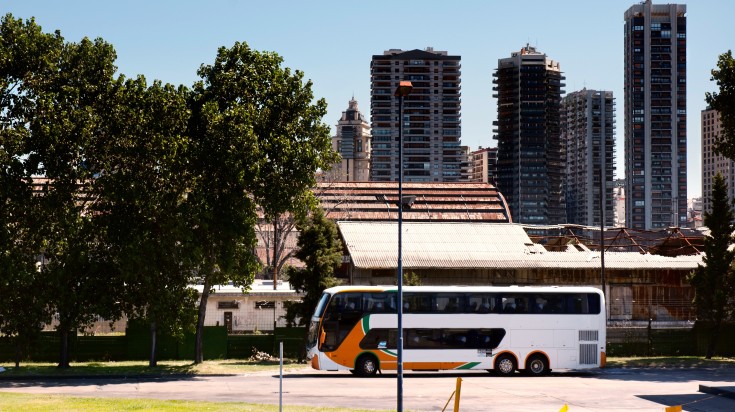 A bus on the roads of Buenos Aires on a clear day
