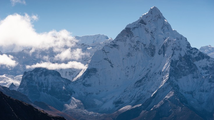 See the Cho La pass during the Three Passes trek at Everest Base Camp.