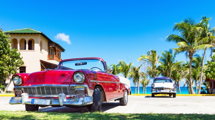 A classic convertible in Varadero.