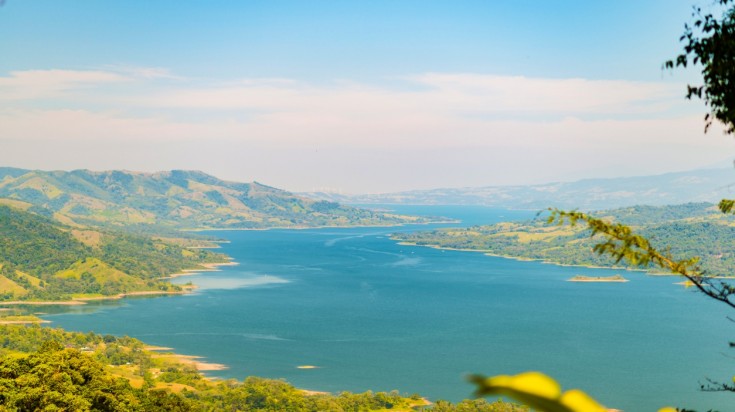 Lake Arenal is an ideal destination to visit on a Costa Rica itinerary to relax and unwind. Cosa Rica itinerary Lake Arenal view
