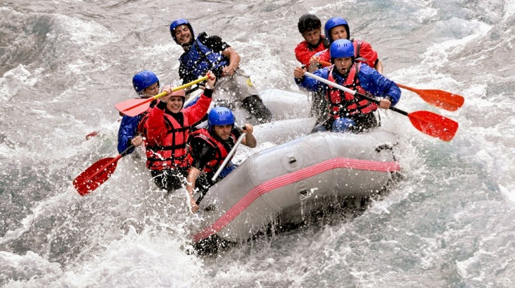An adventurous Costa Rica itinerary must include rafting. Costa Rica itinerary rafting