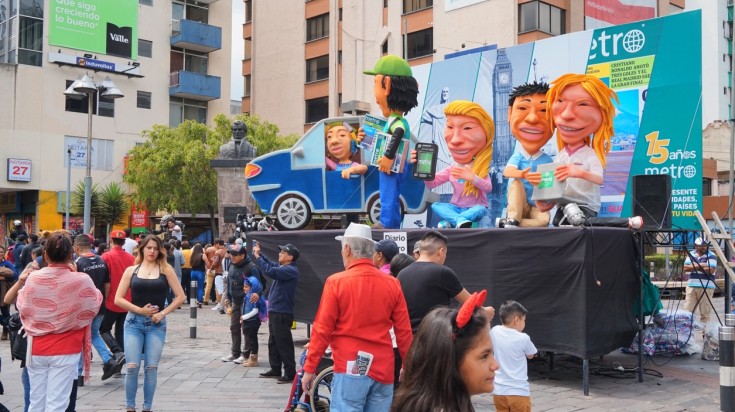 Crowd in Amazonas Avenue for Anos Viejos festival on December 31.