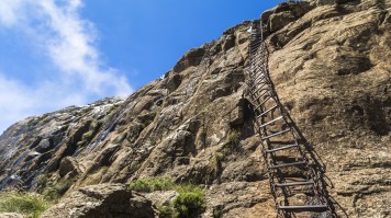 The Chain Ladders Hike or Sentinel Hike