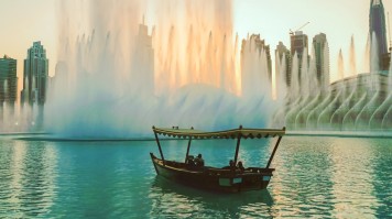 Dubai boat tour Dubai fountain
