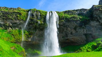 A tour of Golden Circle is incomplete without visiting Seljalandsfoss