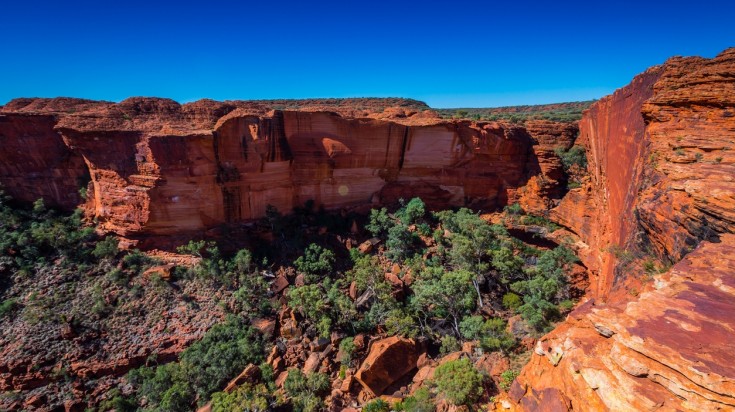 Visit Kings Canyon on a honeymoon in Australia