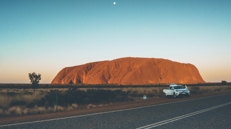 Honeymoon in Australia, visit Uluru Rock