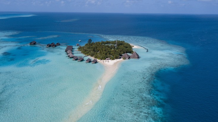 Island hopping is one of the top 10 things to do in the Maldives.