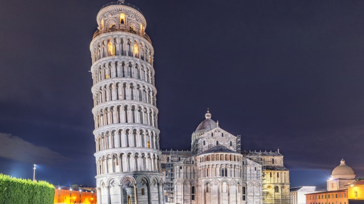 Taking a picture with the Leaning tower is something you should be on your list of things to do in Italy when you're in Italy.