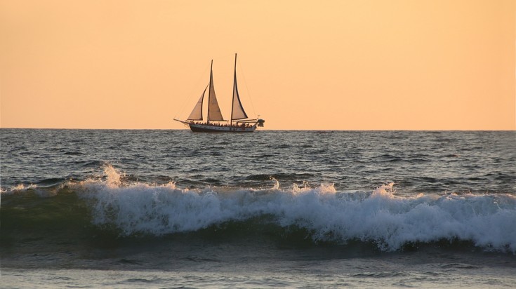 Sailing in Playa Hermosa in Costa Rica