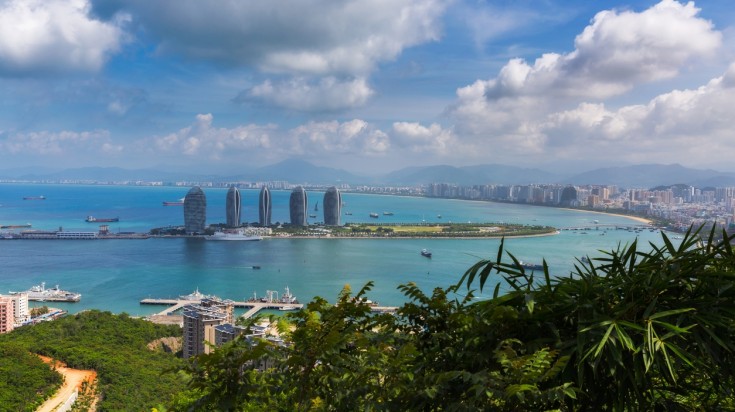 Winter in China, a considerable part of the country remains either warm or verging on the tropical during the winter months; Sanya, at the southernmost point of Hainan Province, is one such example. Winter in China, a considerable part of the country remains warm.