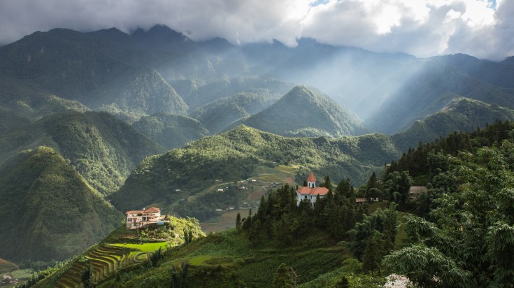 September to November is a great time to go trekking in the Sapa valley. Sapa Valley