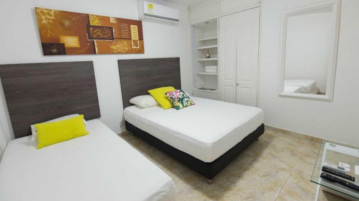 Twin bed room at Hotel Manglar 421 in Colombia