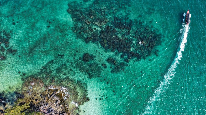 Visit the Koh Rong and enjoy reefs in a turquoise transparent water during your 2 weeks in Cambodia.