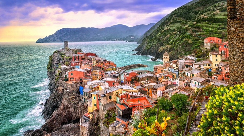 cinque terre hiking a must take hiking trail in italy bookmundi