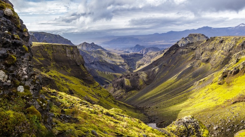 Fimmvörðuháls Hiking Trail: Overview, Facts and Itineraries
