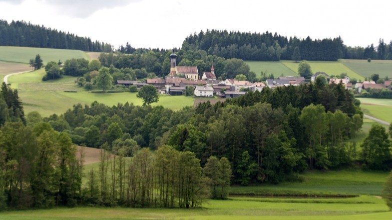 Goldsteig hiking trail takes 23 days to complete