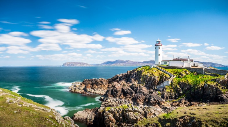 Lighthouse in Ireland Sea, how many days to spend in Ireland.