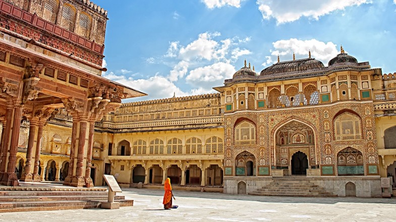 One of the most popular circuits, including Delhi, Agra, and Jaipur, known as the ‘Golden Triangle Tour’ is the perfect introduction.