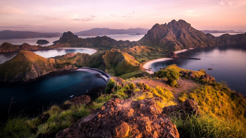 Indonesia in 2 Weeks: 4 Recommended 14-day Itineraries to Indonesia