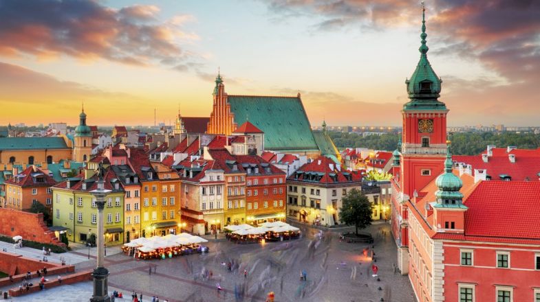 With temperate climates, and a variety of landscapes, head out to the beach, the ski slope, or tour castles to satisfy your heart’s desire in Poland.