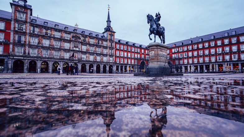 Spain in November: Monsoon, Fewer Crowd & More