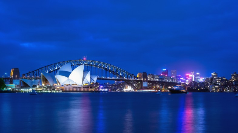 If you are looking for things to do in Australia, you will not be disappointed. From scuba diving to surfing, hiking or sailing, Australia has it all.