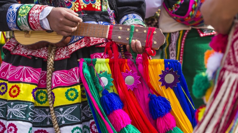 There are many exciting things to do in Peru like watching Peruvian dancers