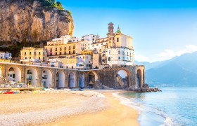 Explore the Seaside Towns in Amalfi Coast