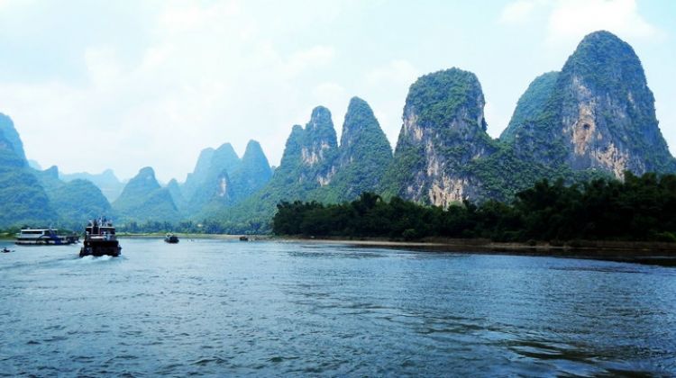 Li River Cruise to Yangshuo Coach Tour by China Highlights | Bookmundi